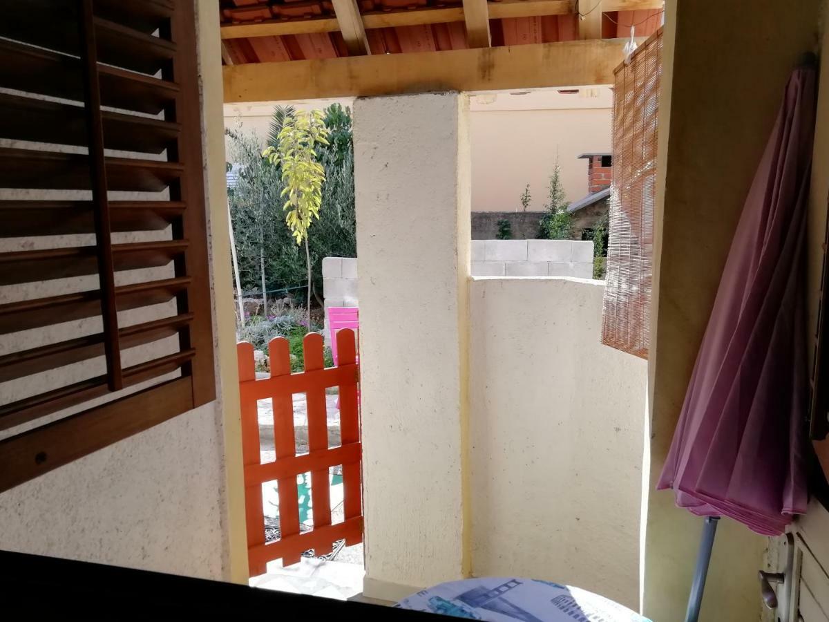 Apartman Lara Daire Brodarica  Dış mekan fotoğraf